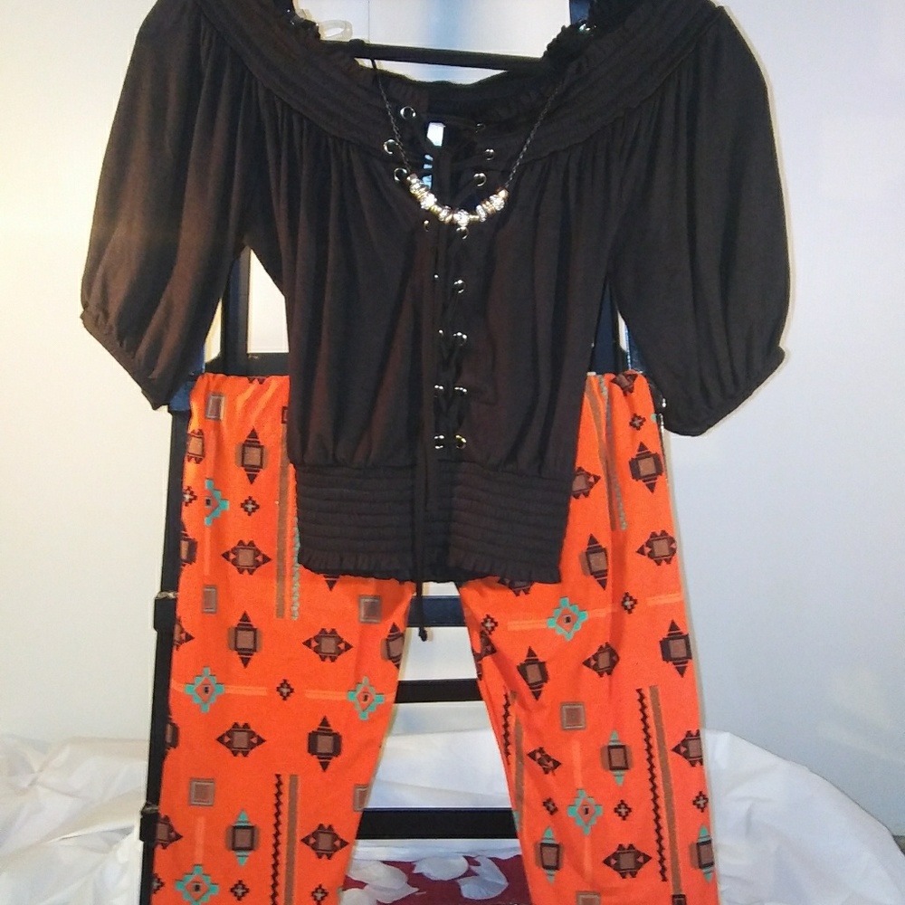 Outfit top and bottom 30 together or 17. Each